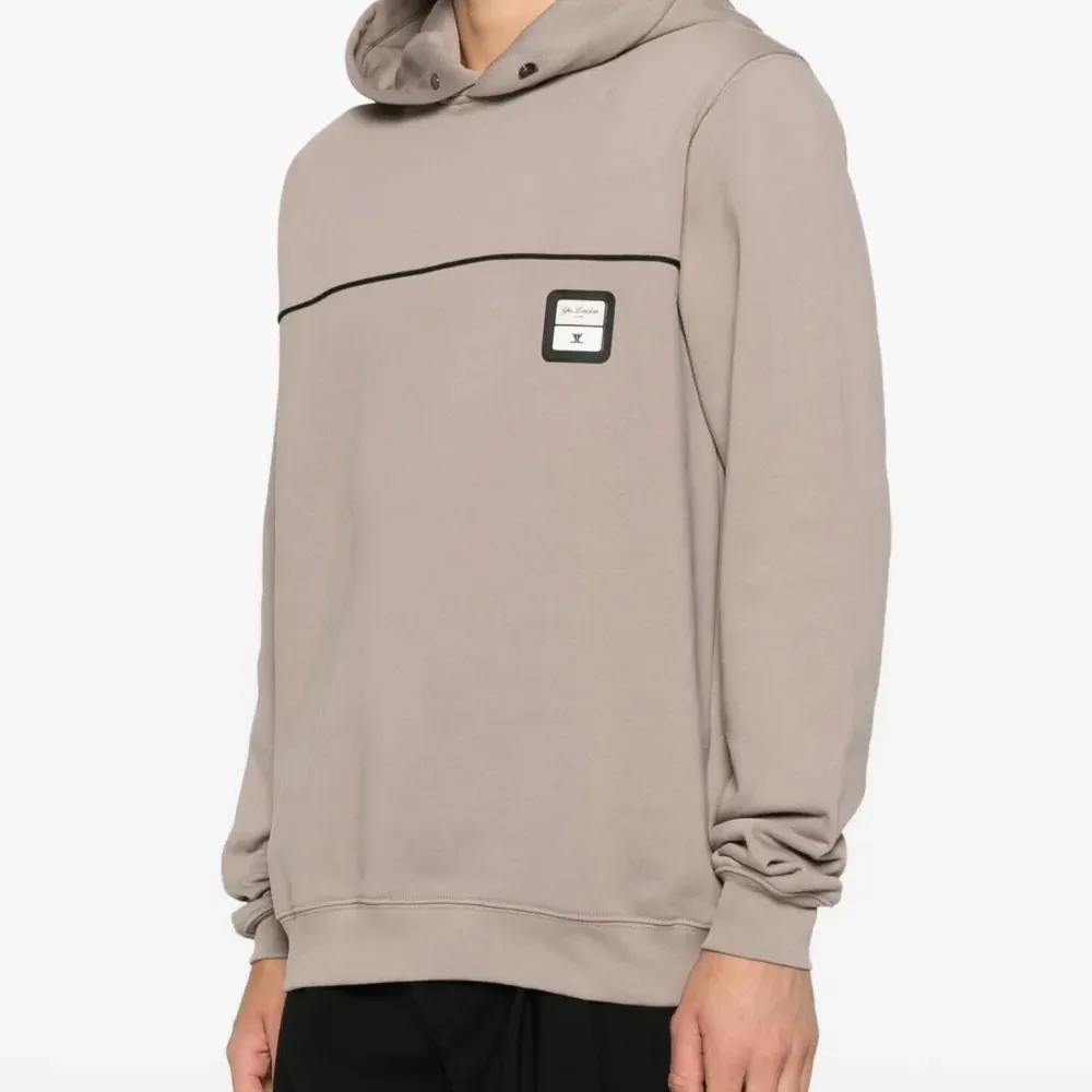 Худи с нашивкой-логотипом Худи с нашивкой-логотипом