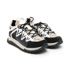 Кроссовки со вставками