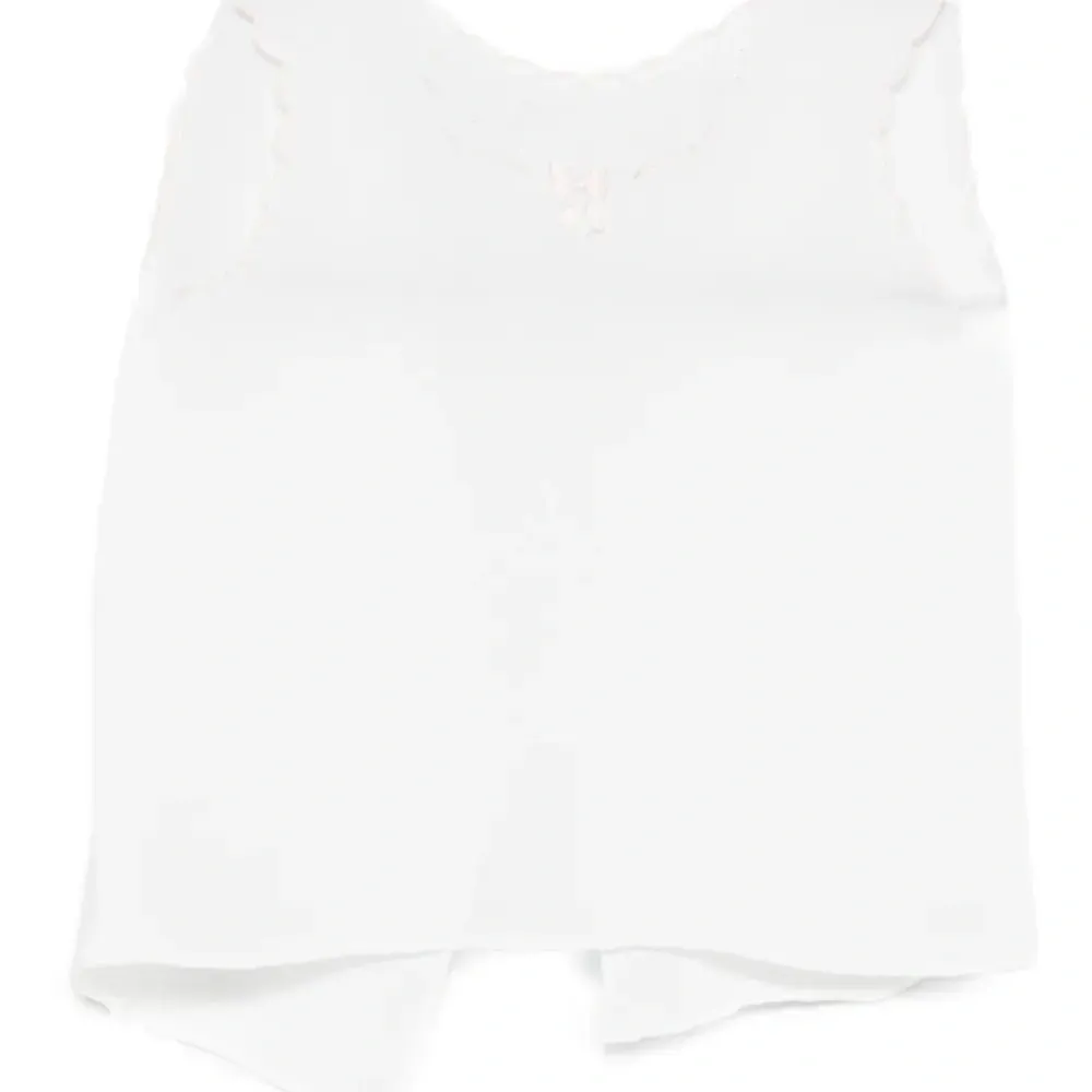 Топ с вышивкой