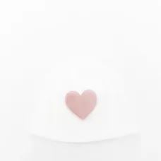 Шапка-бини с сердечным мотивом Шапка-бини с сердечным мотивом