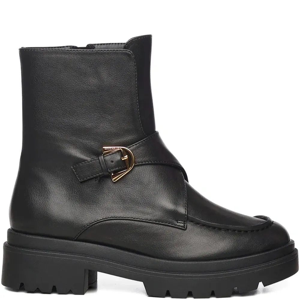 Кожаные сапоги с ремешком и пряжкой, каблук 35 мм