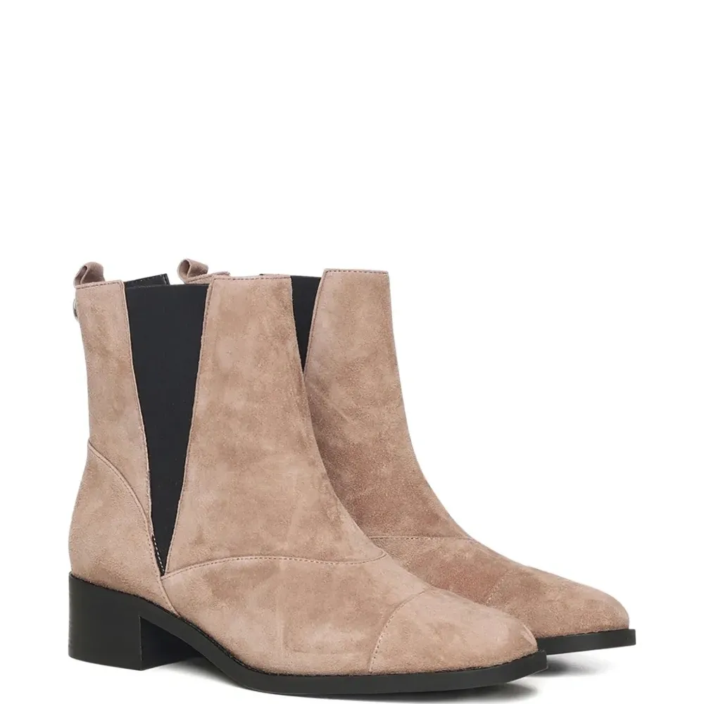 Кожаные ботинки Nikla с носком и каблуком 40 мм