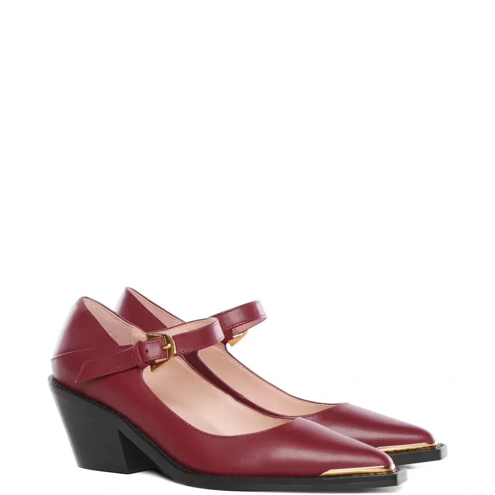 Кожаные туфли на ремешке с пряжкой