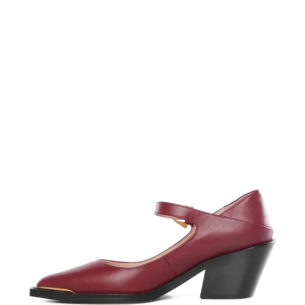 Кожаные туфли на ремешке с пряжкой