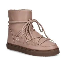 Сапоги с вышитым логотипом