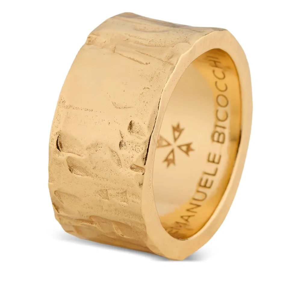 Кольцо с эффектом чеканки