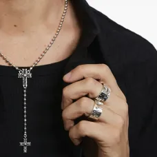 Кольцо с эффектом чеканки