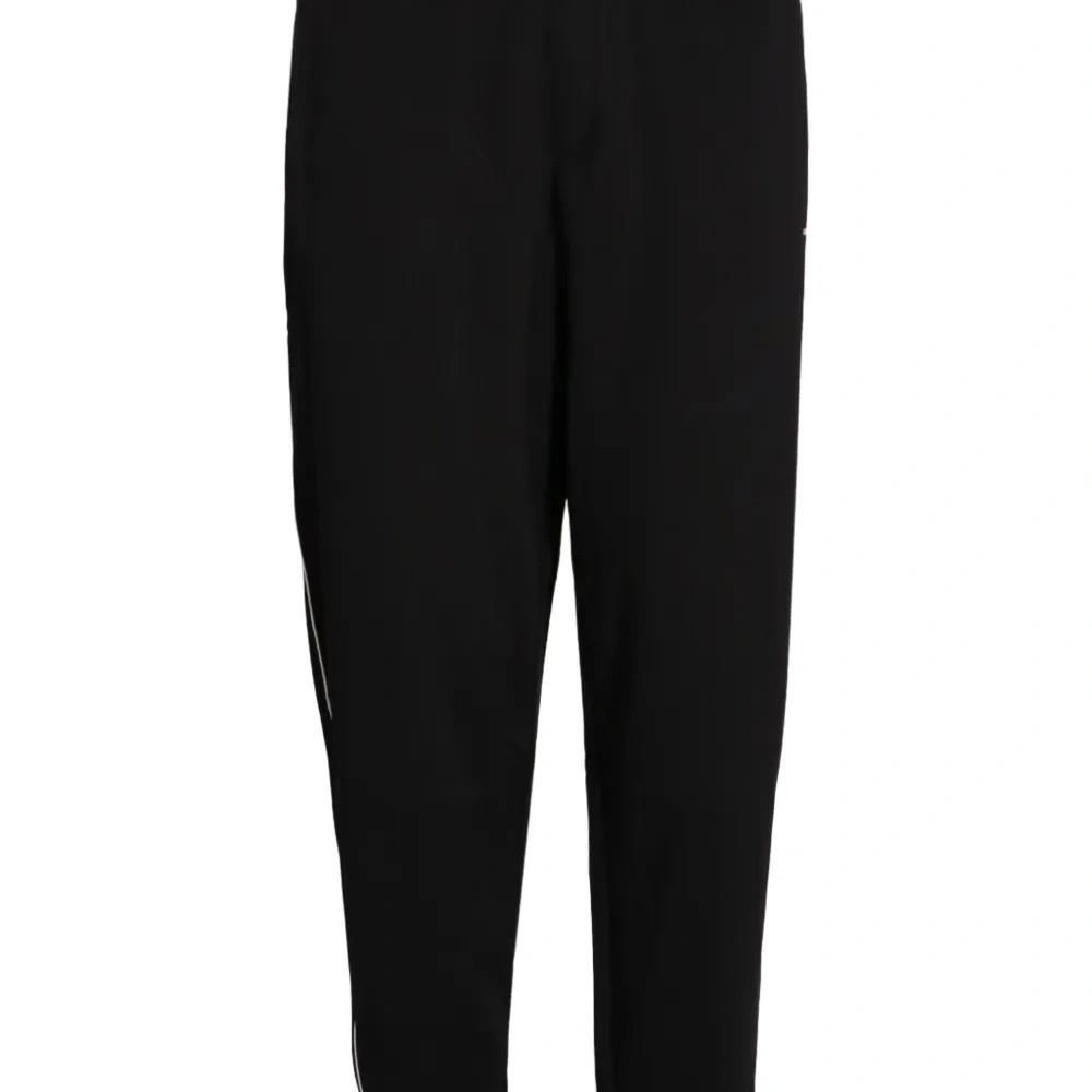 Спортивные брюки с лампасами