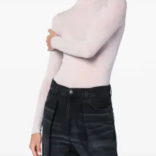 Свитер в рубчик с высоким воротником