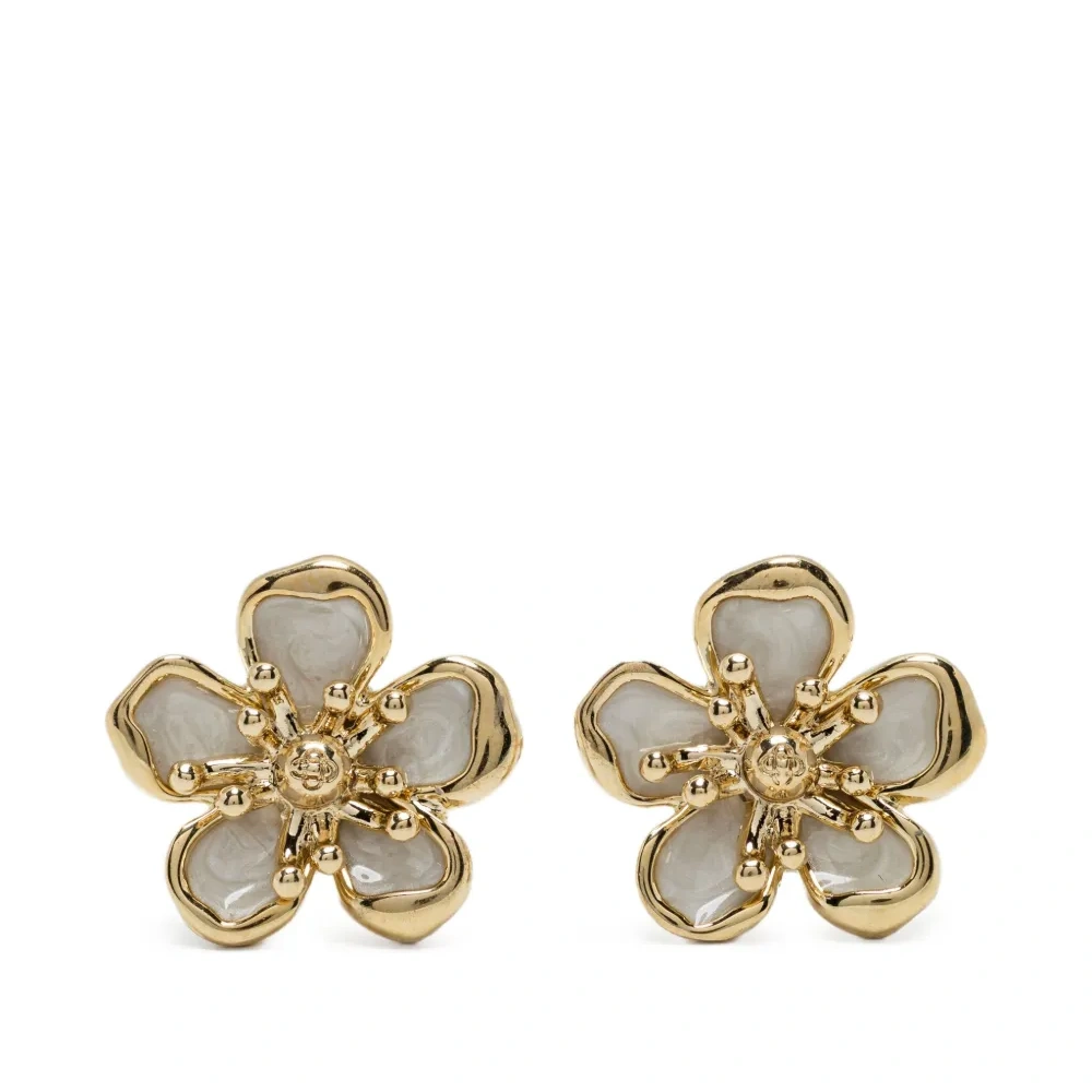 Серьги в виде цветов