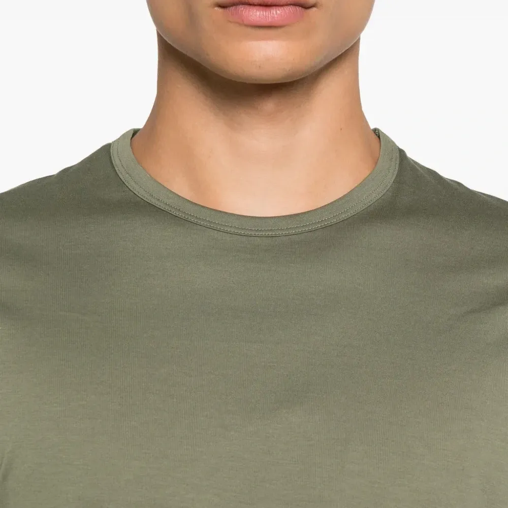 Футболка с круглым вырезом