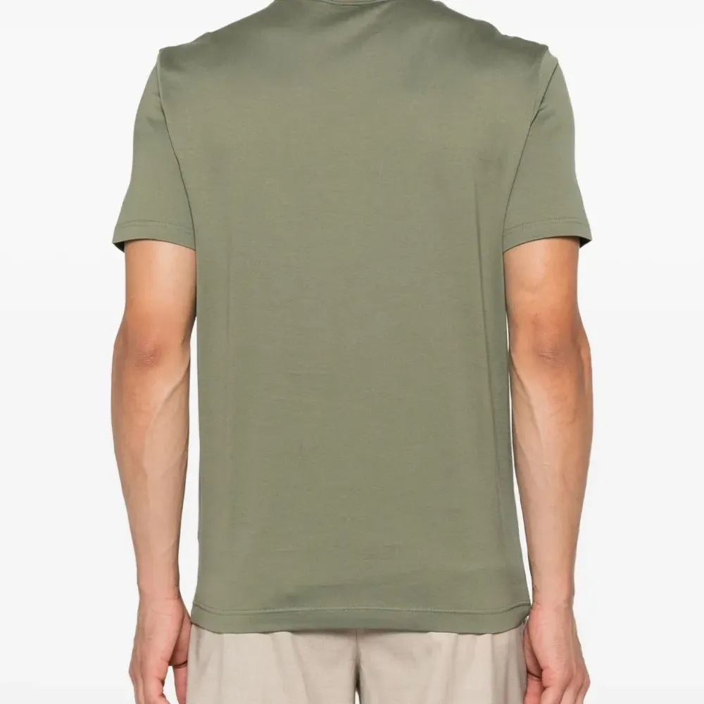 Футболка с круглым вырезом