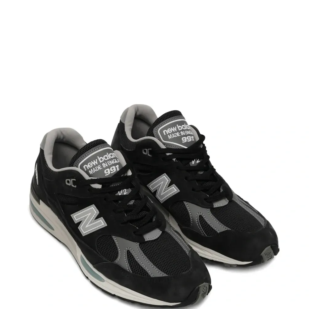 Кроссовки с логотипом 991