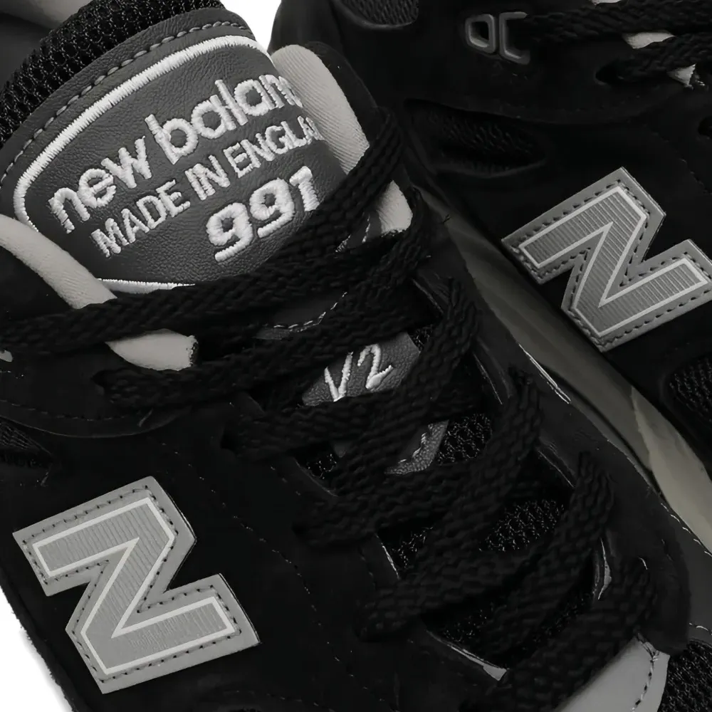 Кроссовки с логотипом 991