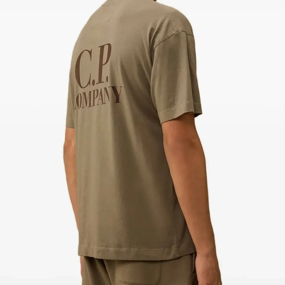 Рифленая футболка с круглым вырезом