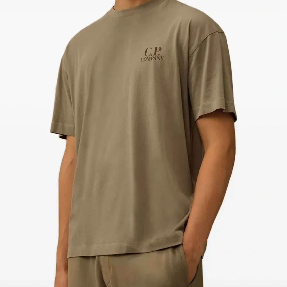 Рифленая футболка с круглым вырезом