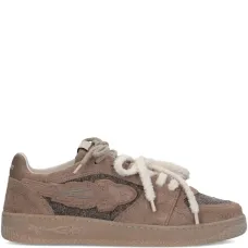 Кроссовки на шнуровке