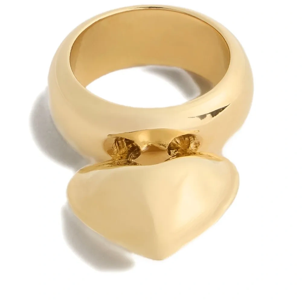 Кольцо с декоративным сердцем