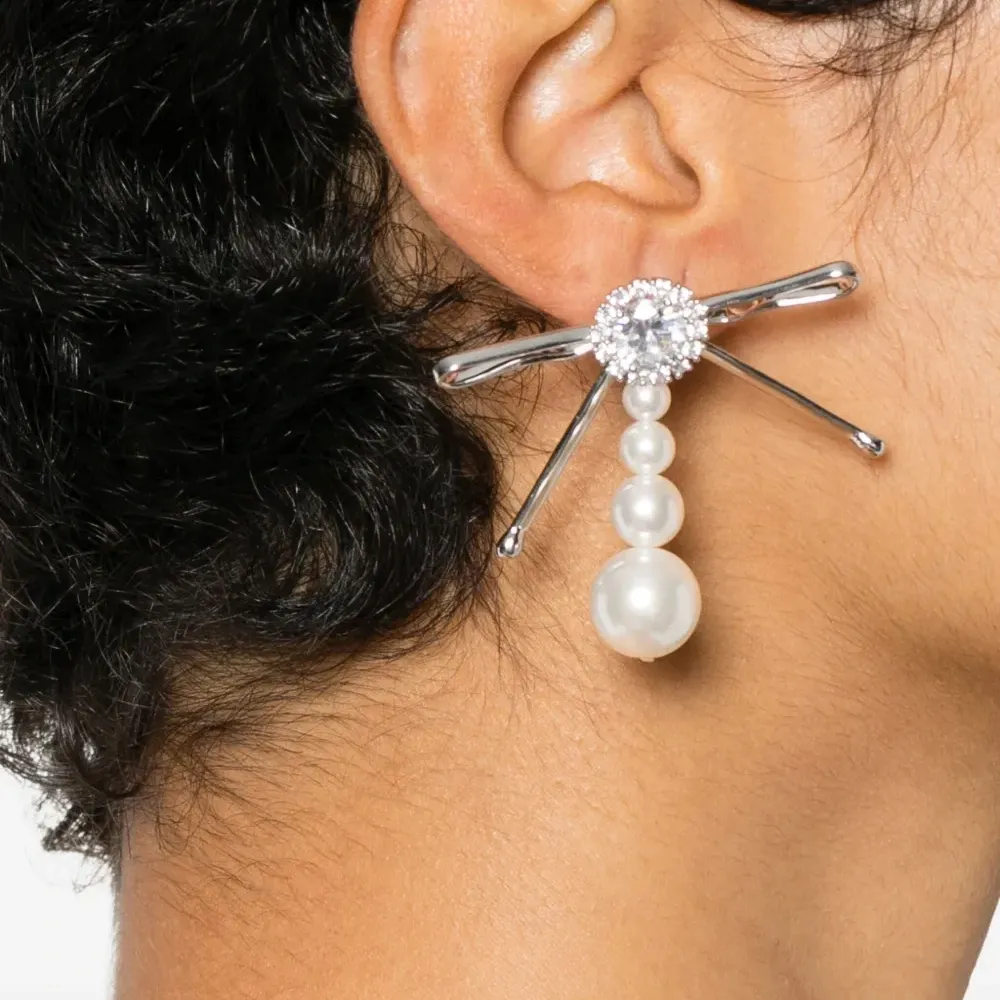 Серьги в форме бантов