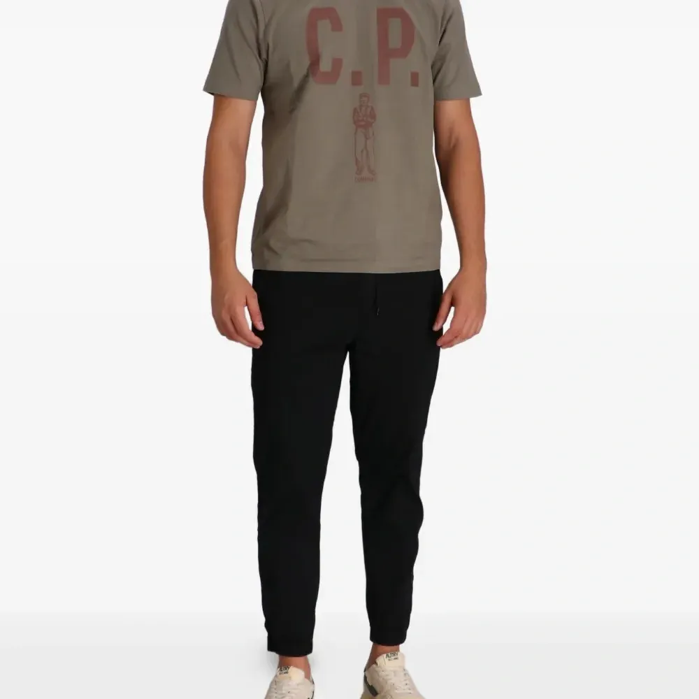 Футболка с графичным принтом