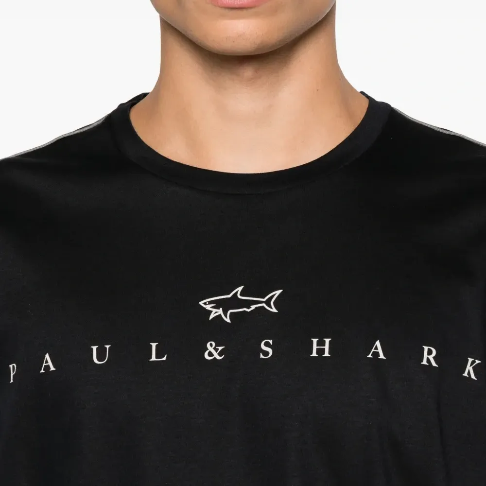 Футболка с логотипом Футболка с логотипом