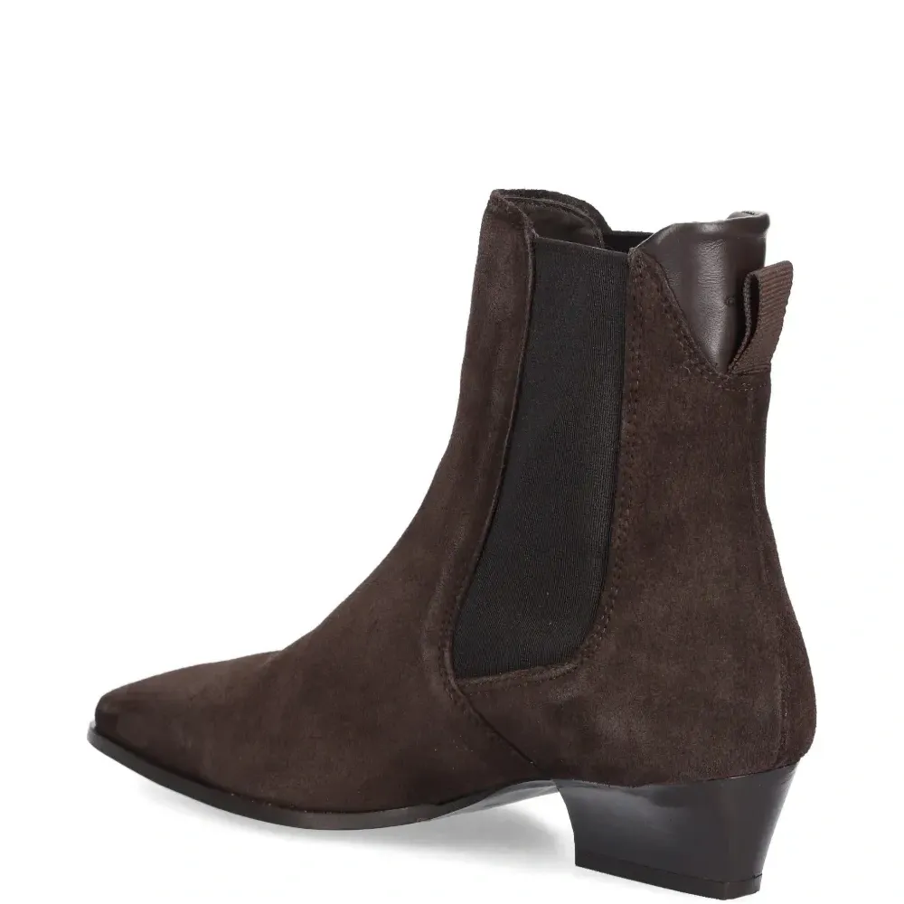 Замшевые сапоги Bassotte с заострённым носком Замшевые сапоги Bassotte с заострённым носком