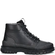 Ботинки на массивной подошве на шнуровке