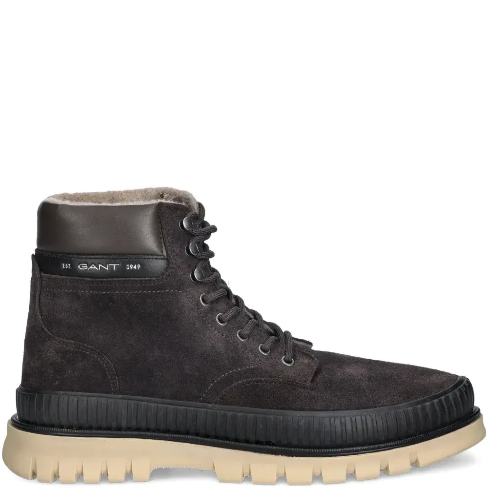 Ботинки на массивной подошве на шнуровке