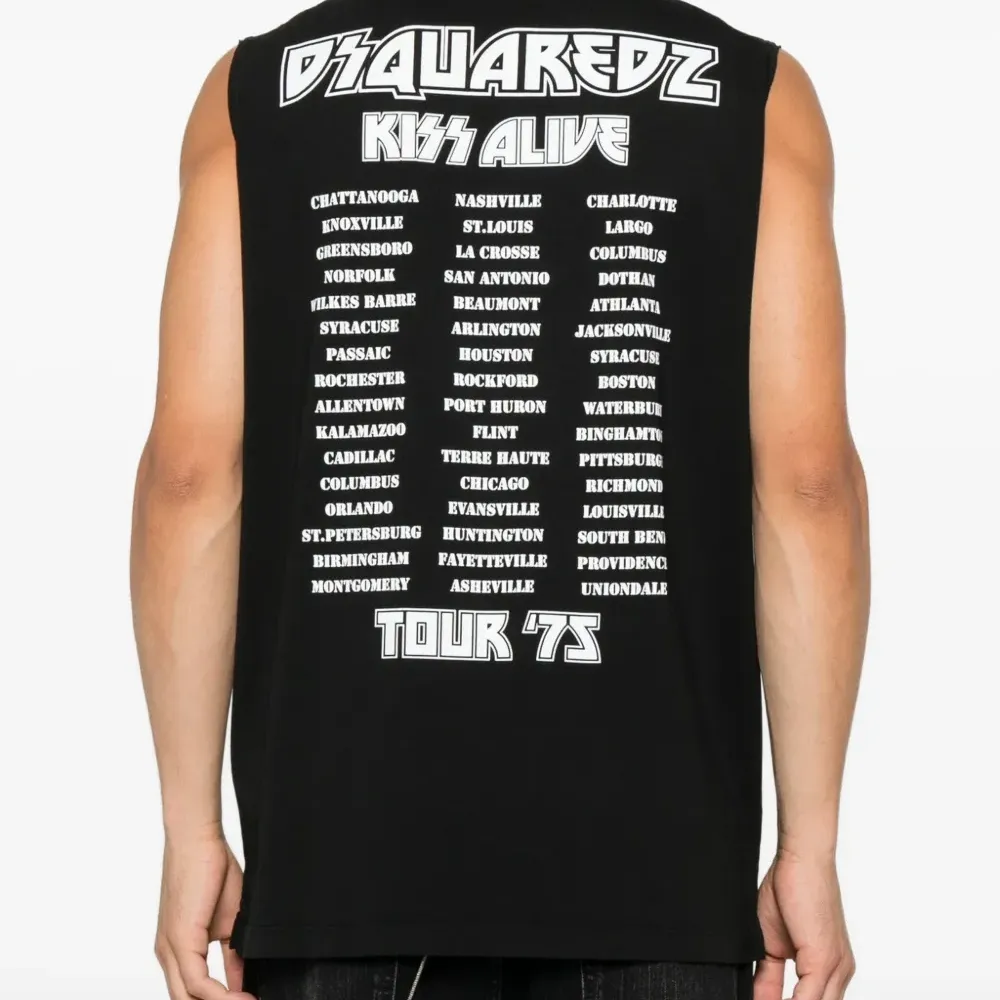 Топ с кристаллами из коллаборации с Kiss Топ с кристаллами из коллаборации с Kiss