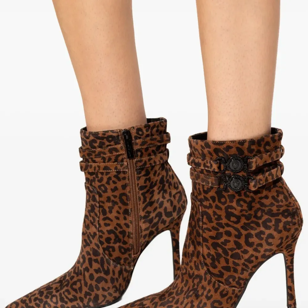 Ботильоны с леопардовым принтом и пряжкой