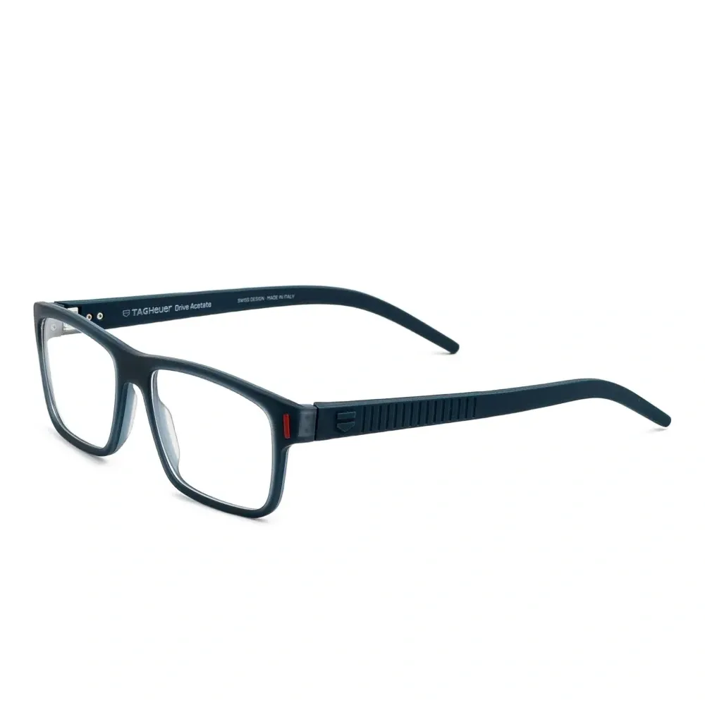 Очки в прямоугольной оправе