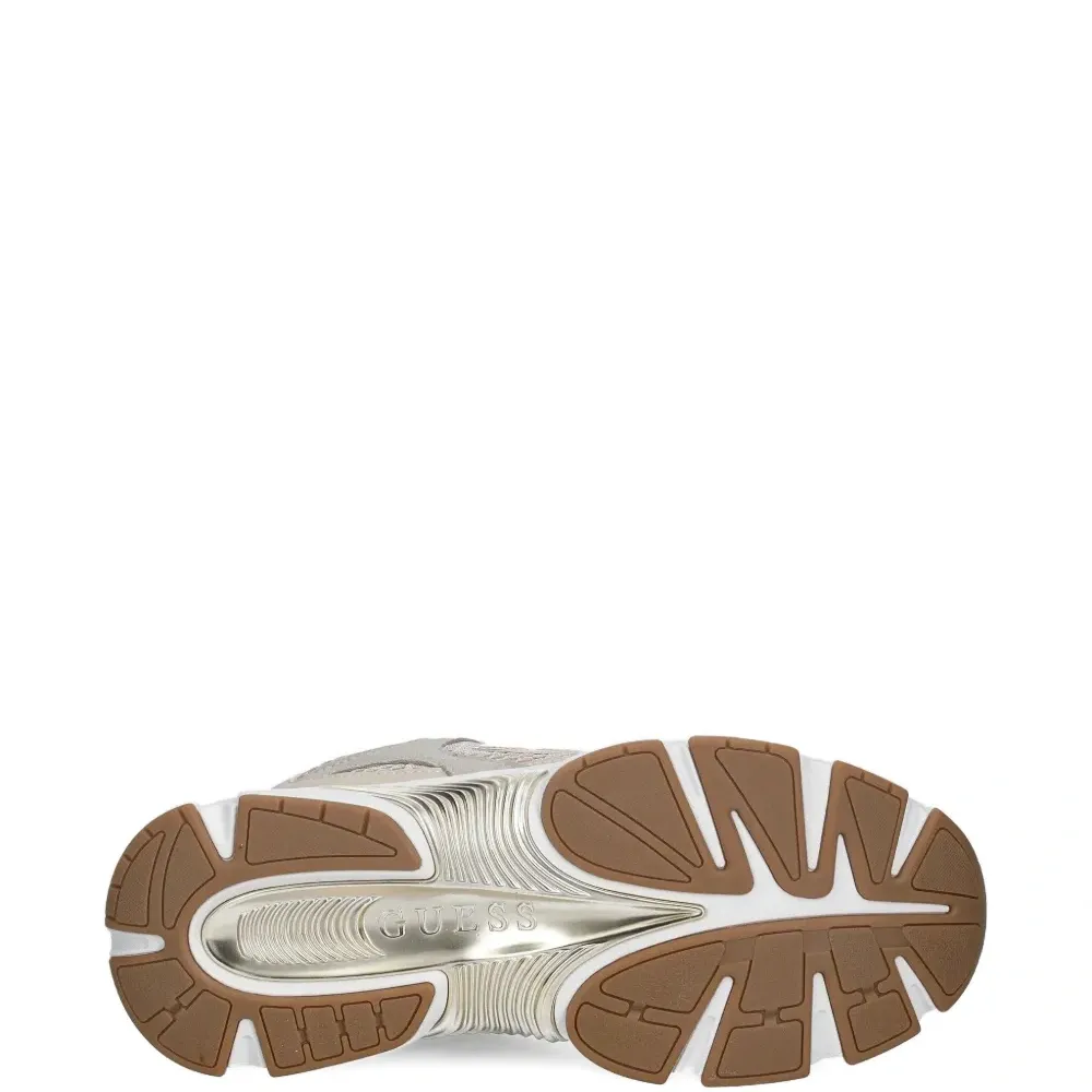 Кроссовки с логотипом