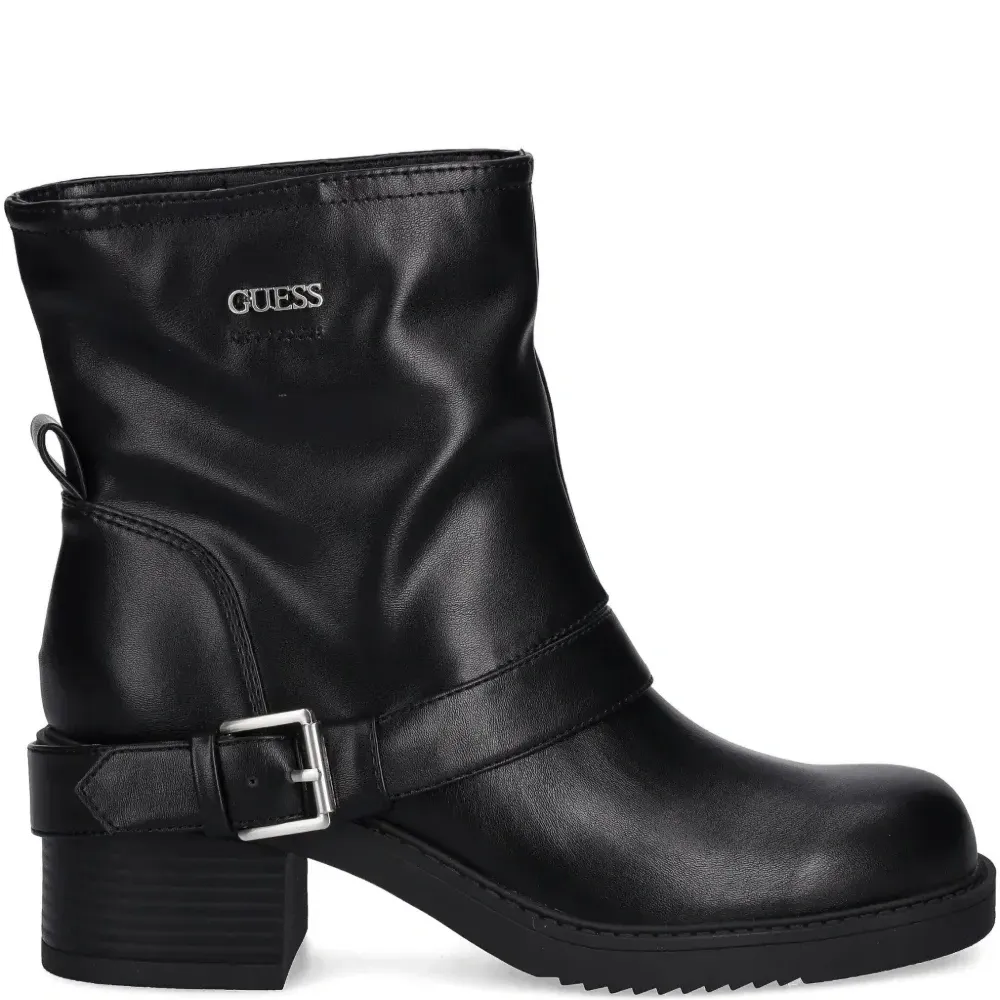 Ботинки с пряжками