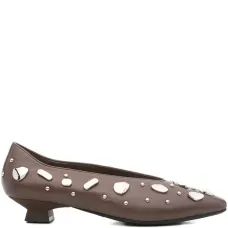 Декорированные туфли с заостренным носком