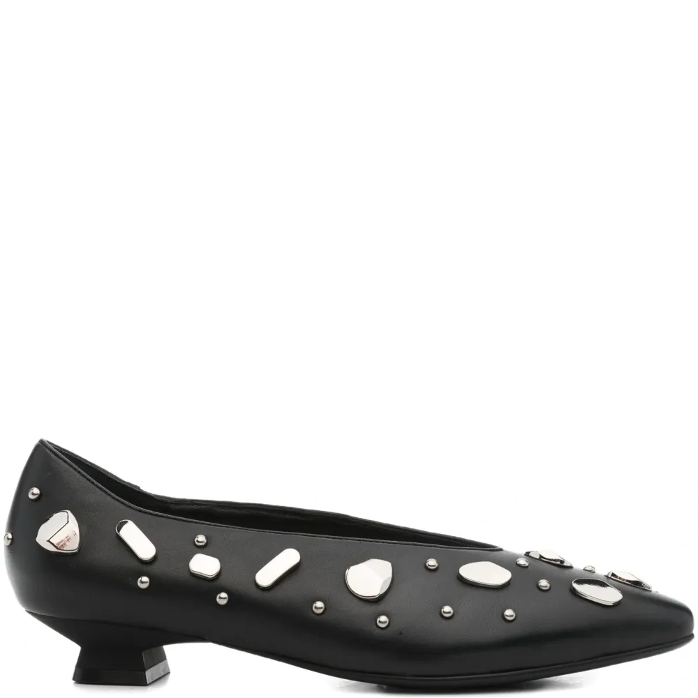 Декорированные туфли