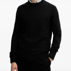 Свитер с круглым вырезом