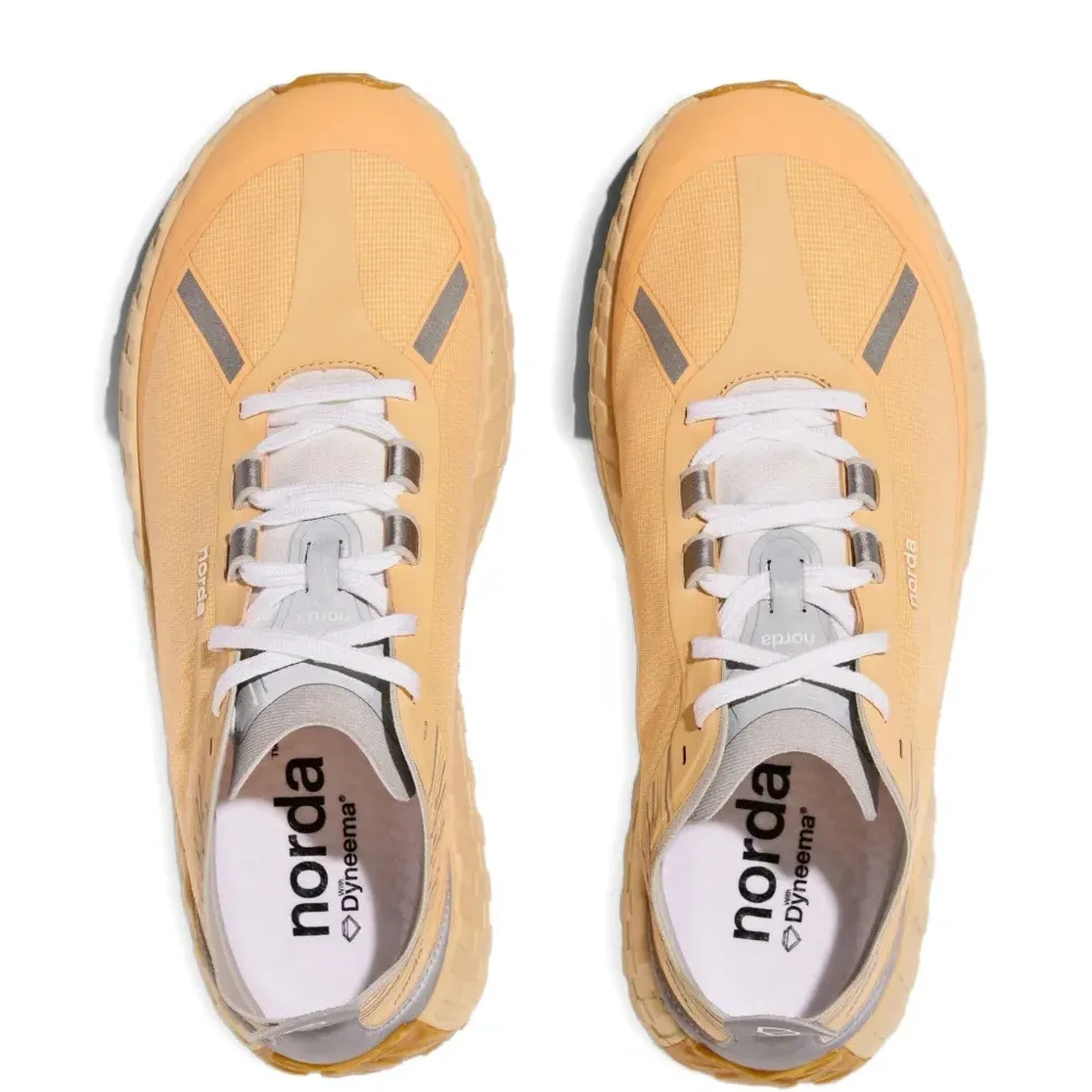 Кроссовки с подошвой Vibram