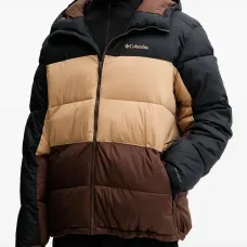 Стёганая куртка с капюшоном Стёганая куртка с капюшоном