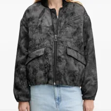 Бомбер с цветочной вышивкой