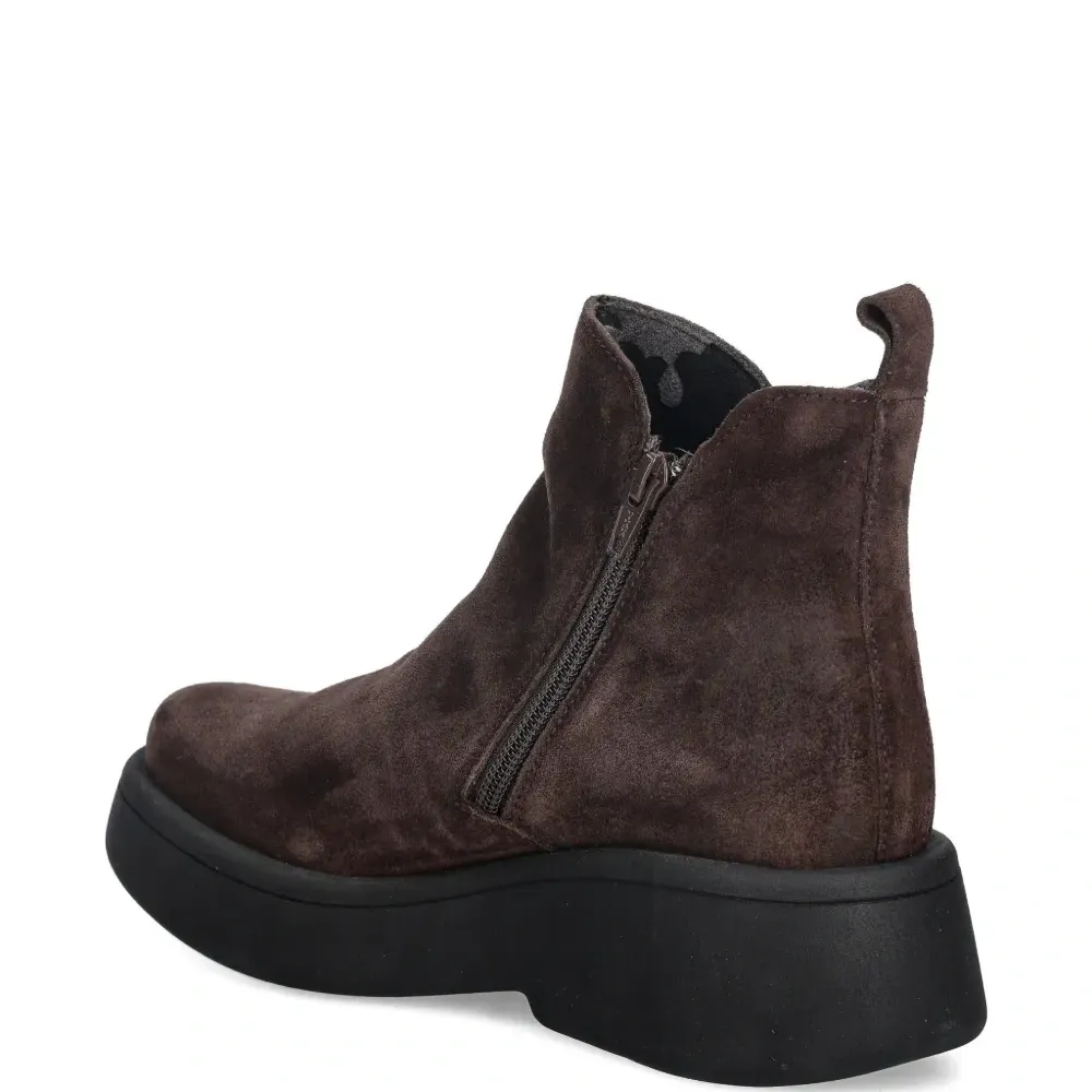 Замшевые ботильоны