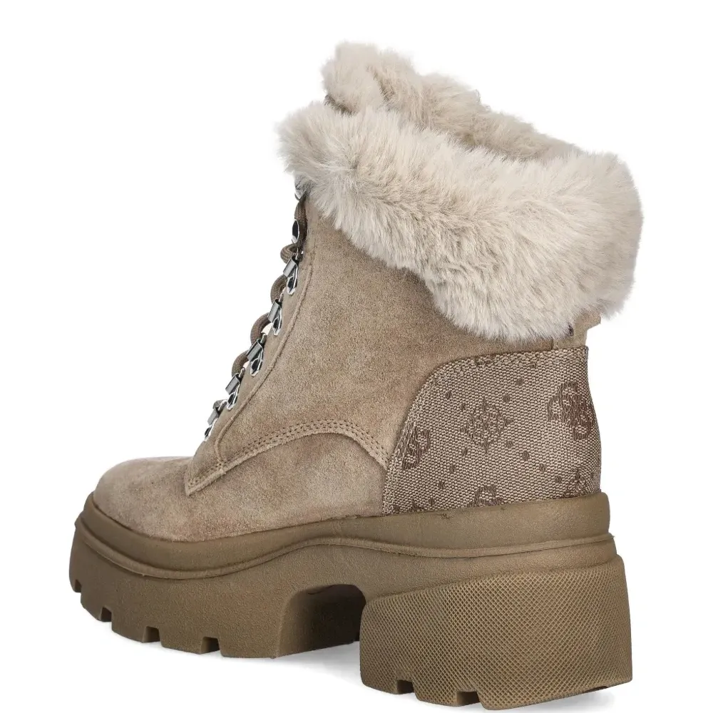 Ботильоны на шнуровке Ботильоны на шнуровке