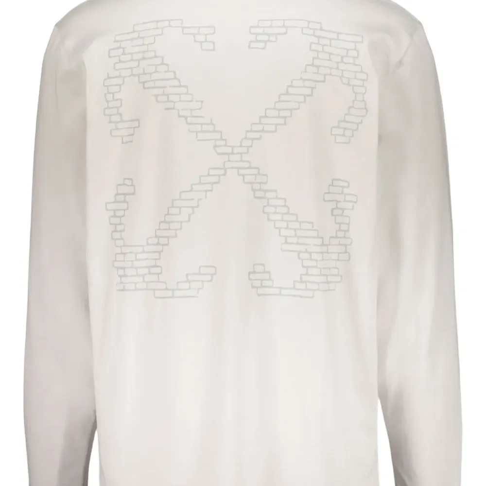 Футболка с длинными рукавами и круглым вырезом