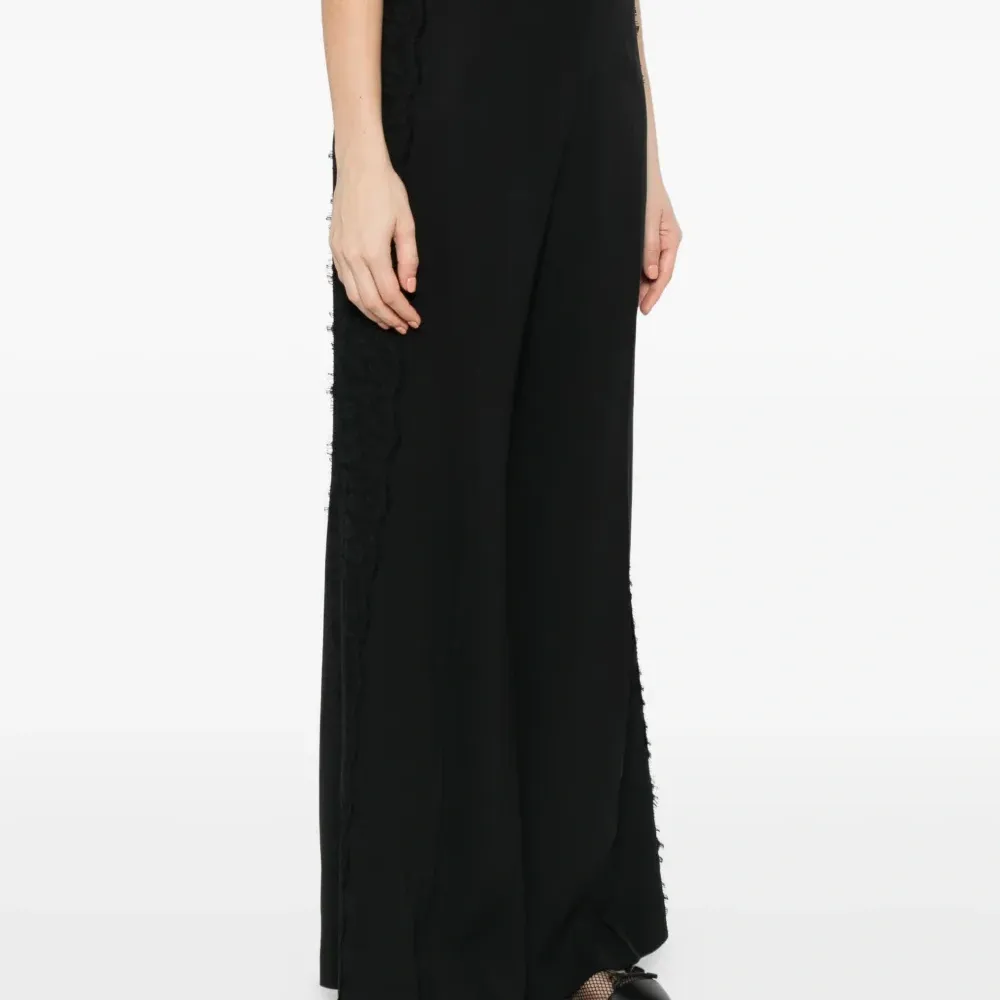 Брюки с кружевной отделкой