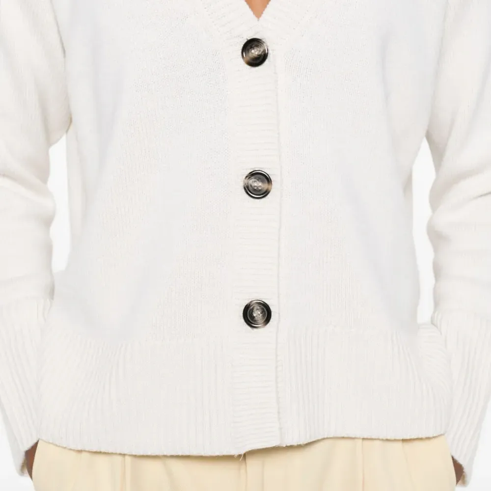 Кардиган с V-образным вырезом