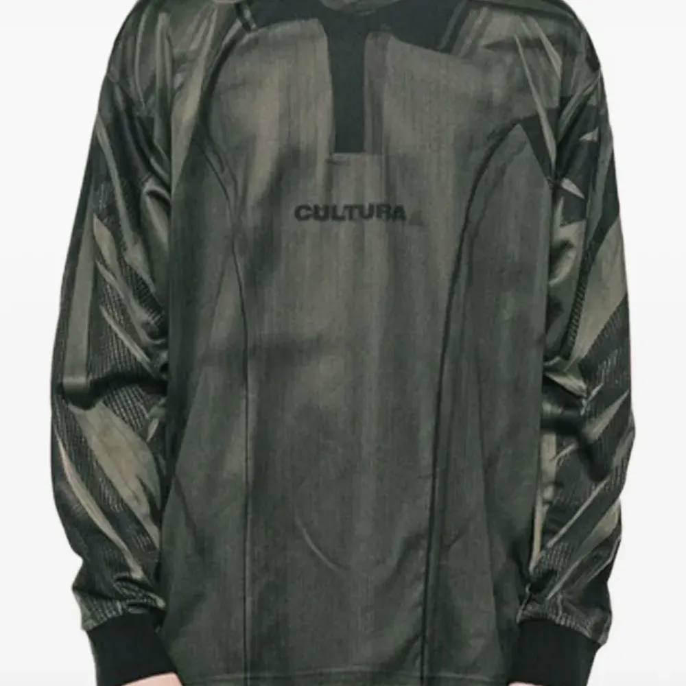 Футболка с длинными рукавами и панельным дизайном