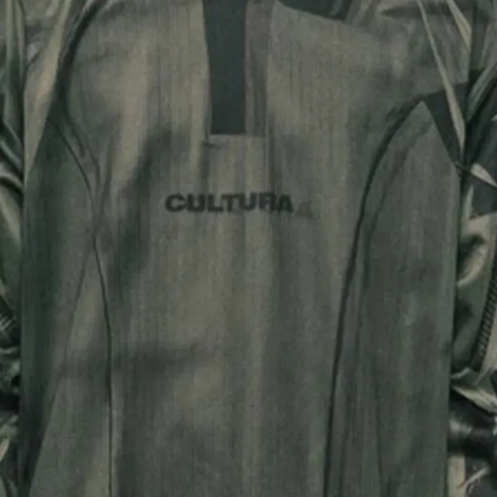 Футболка с длинными рукавами и панельным дизайном