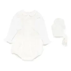 Костюм с шортами и цветочными аппликациями