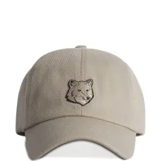 Бейсболка с вышитым логотипом Бейсболка с вышитым логотипом