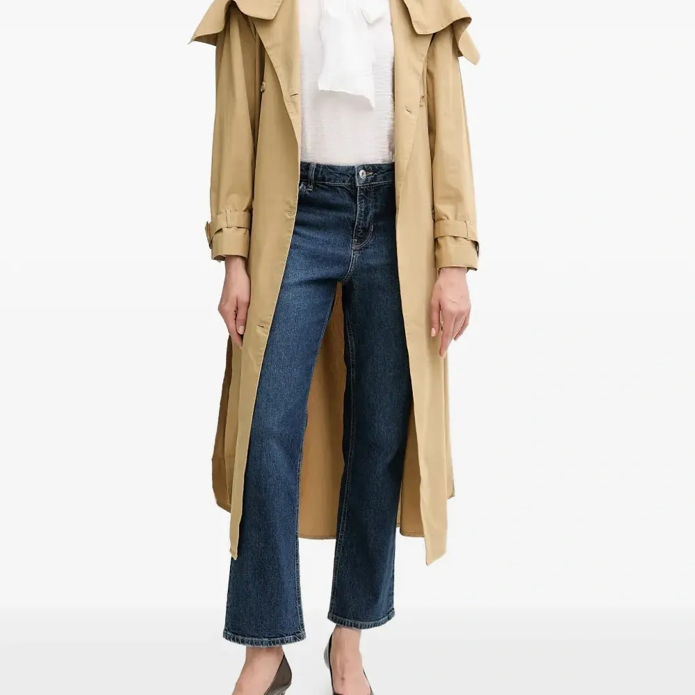 Белая блузка