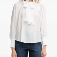 Белая блузка
